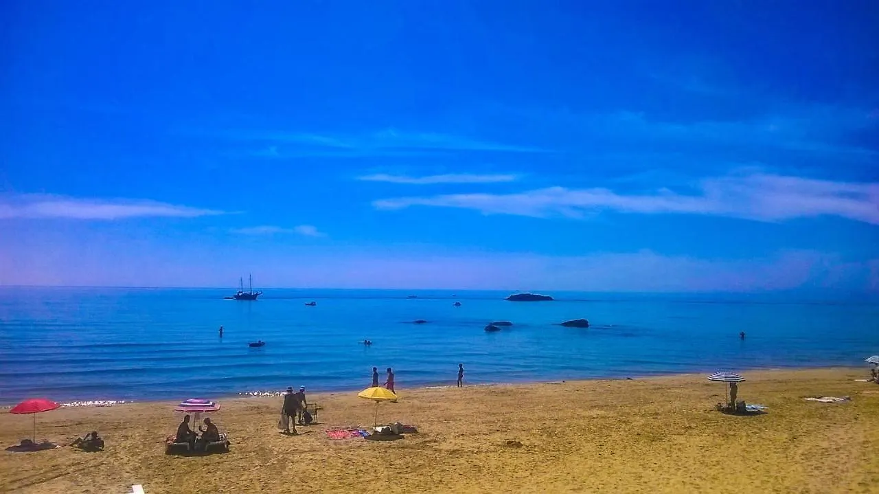Welcoming Apartment In Realmonte With Sea View 53 M²
